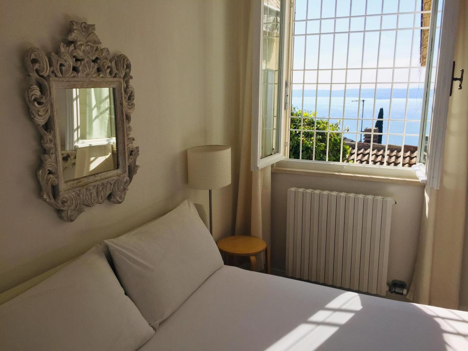 Casa Vacanze Mazurine10 Torri del Benaco Kültér fotó
