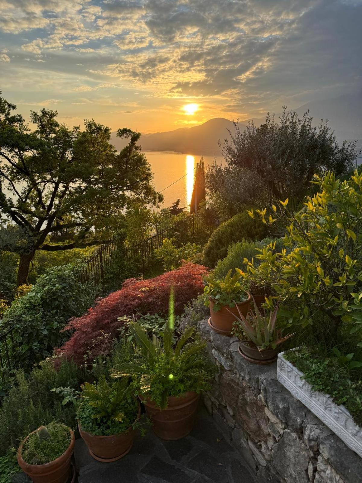 Casa Vacanze Mazurine10 Torri del Benaco Kültér fotó